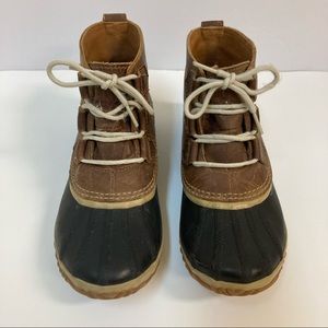 Sorel Out and About boots black tan size 8